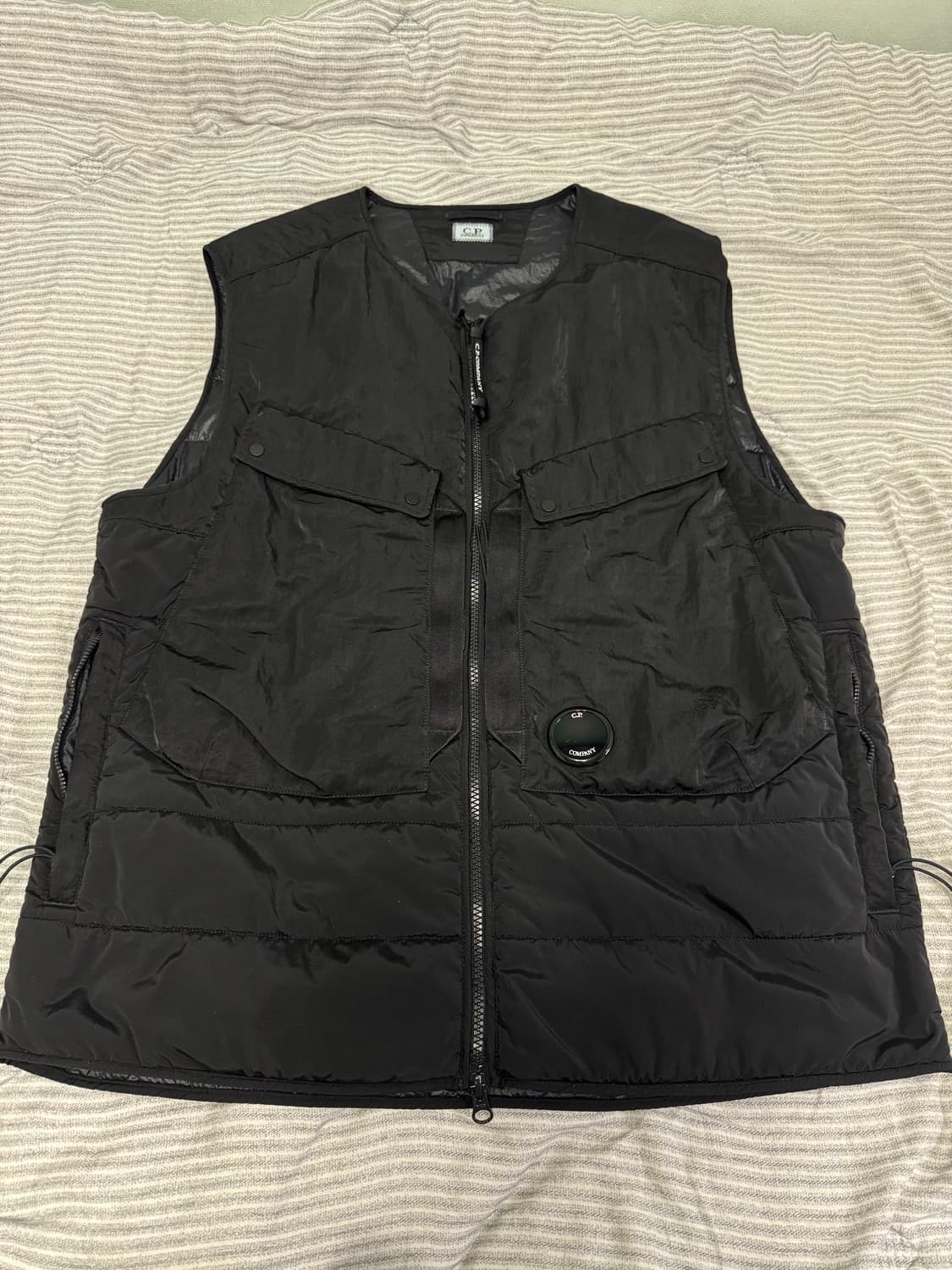 CP컴퍼니 블랙 경량패딩 조끼(XL) 상품이미지2