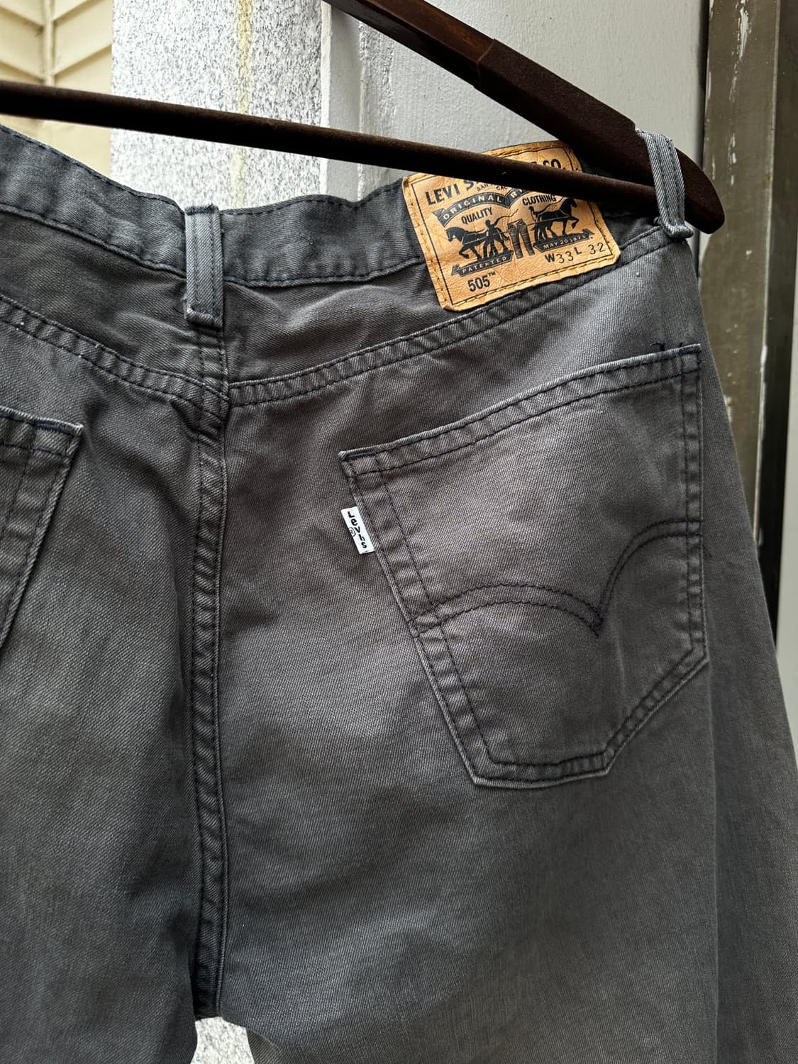 Levi’s 505 블랙 페이딩 워싱 데님 팬츠 w32 상품이미지5