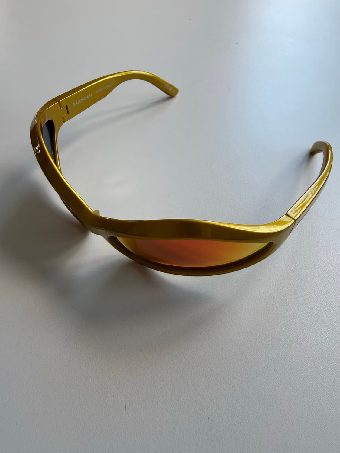 발렌시아가 페넥 오발 선글라스 옐로우 레드 상품이미지9