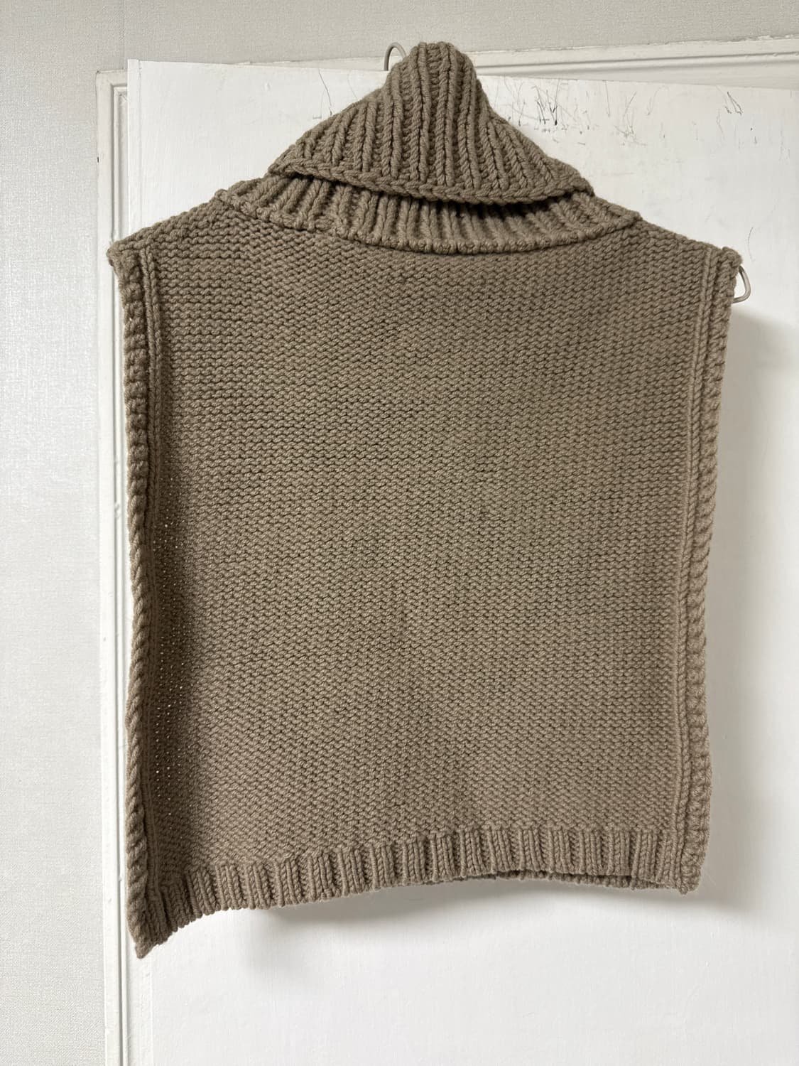 더솔로이스트 2017AW 울 반다나 넥워머 베이지컬러 상품이미지6