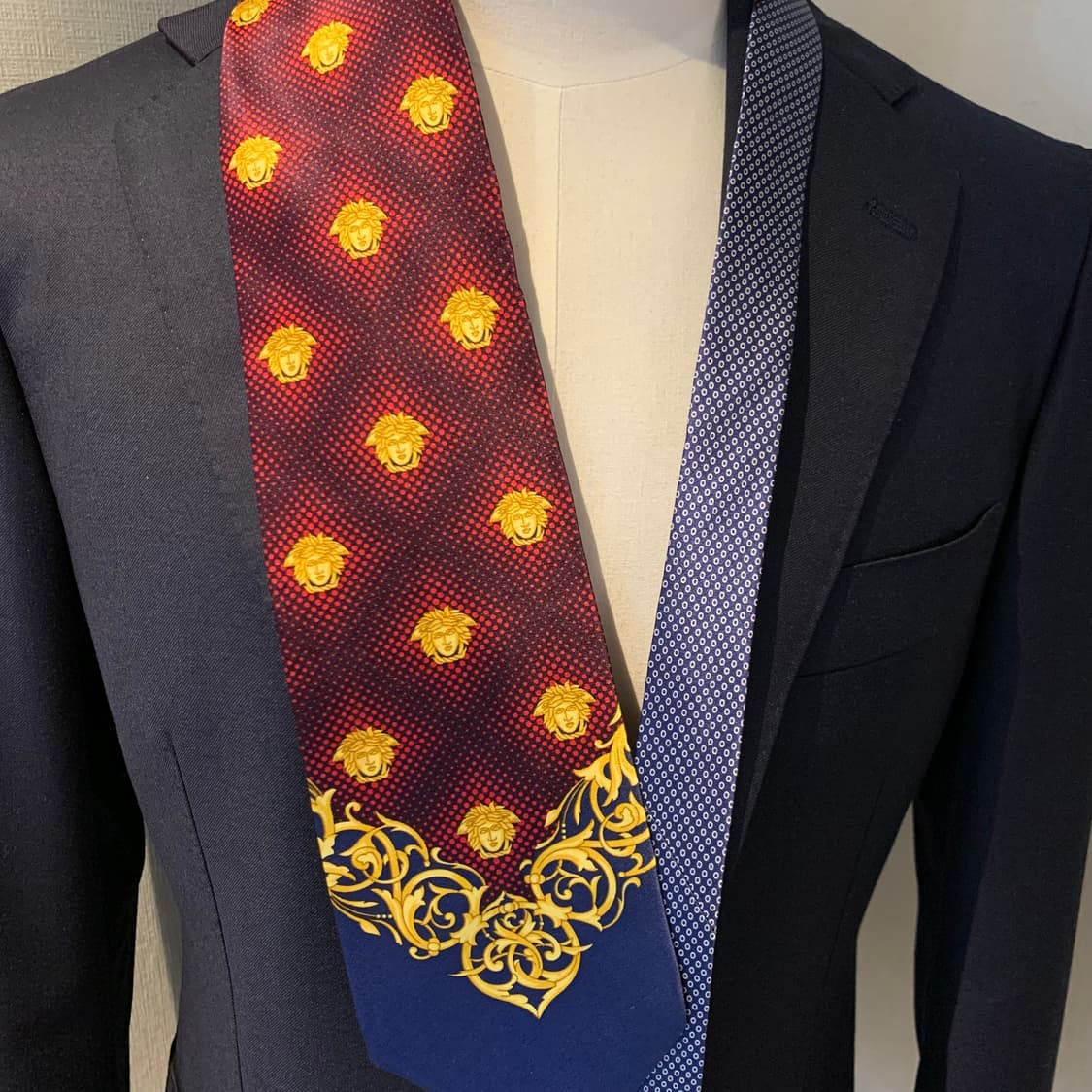 베르사체(VERSACE) 로고플레이 명품넥타이 이태리 100실크 A+ 상품이미지2