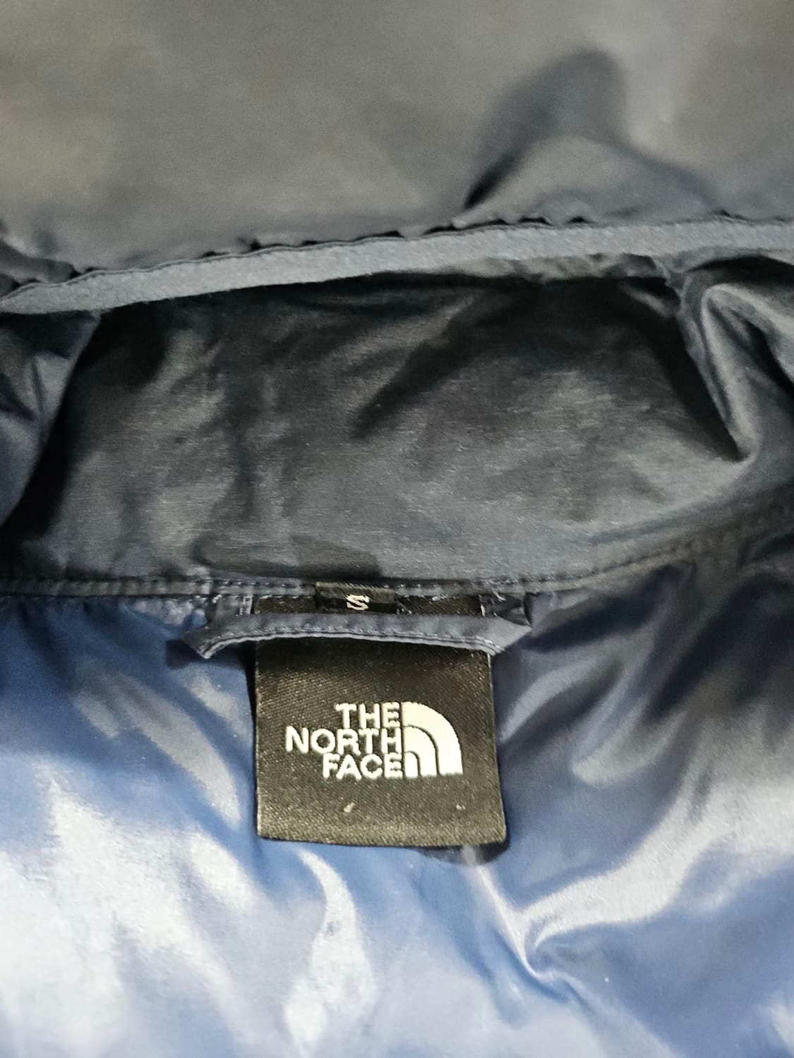 노스페이스 다크블루 컬러 경량 트래블 패딩파카  90 상품이미지3