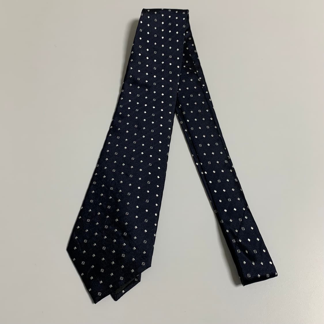 펜디(FENDI) FF모노그램 명품넥타이 신형라벨 진남색컬러 8.9cm 상품이미지7