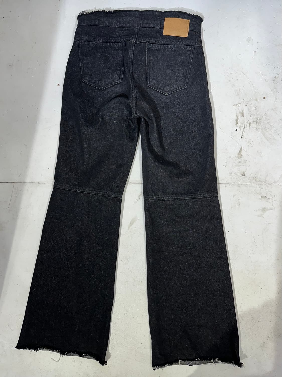 마뗑킴 흑청 로우햄 하이웨스트 부츠컷 데님 팬츠 청바지  상품이미지5