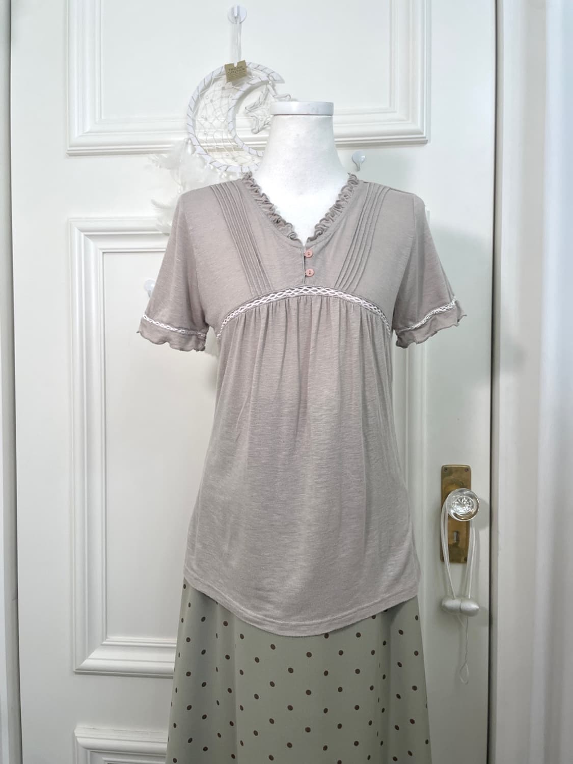 khakigray lace point cotton top(size-L) 상품이미지1
