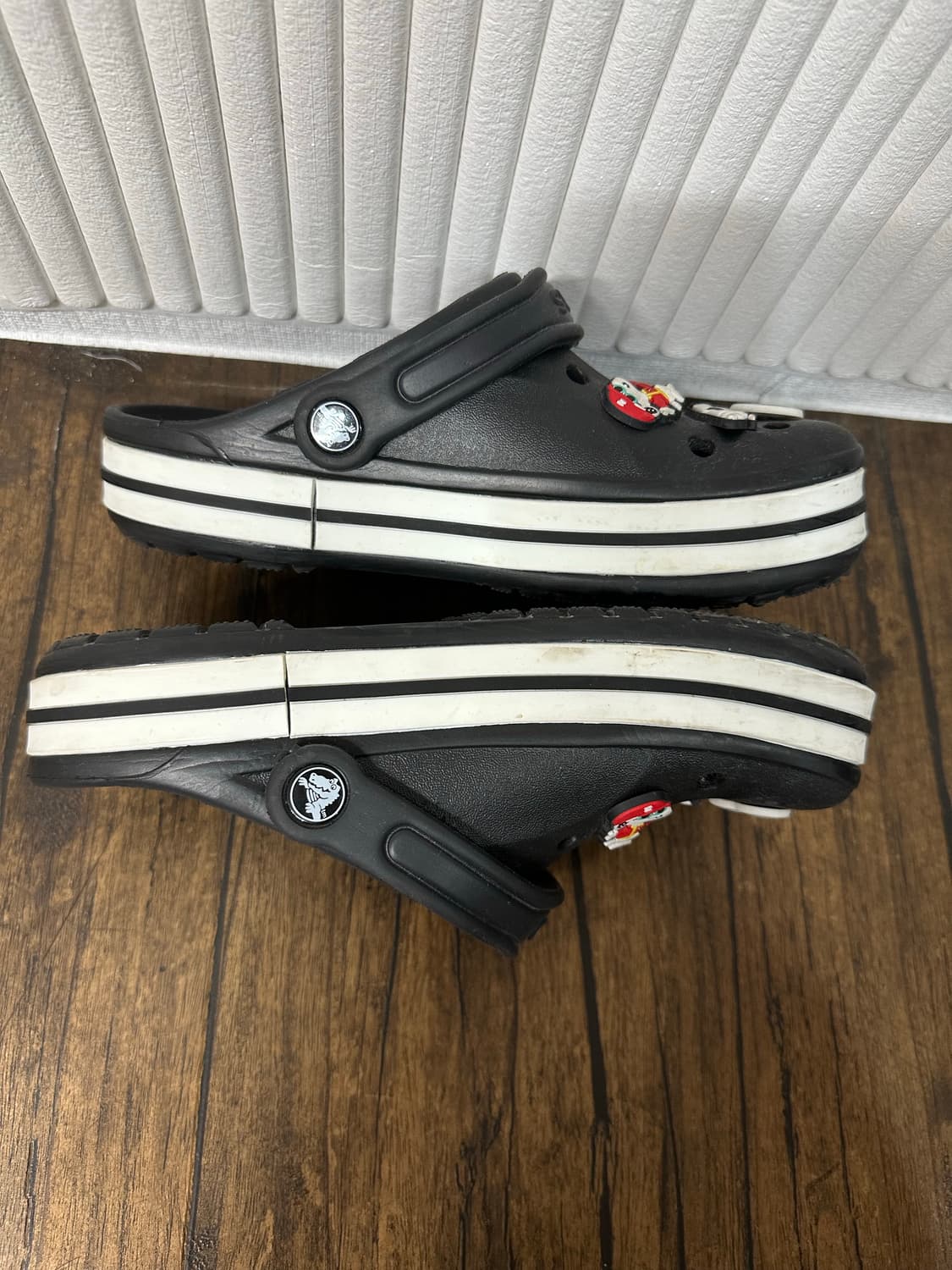 크록스 스누피 블랙 235-240 상품이미지3