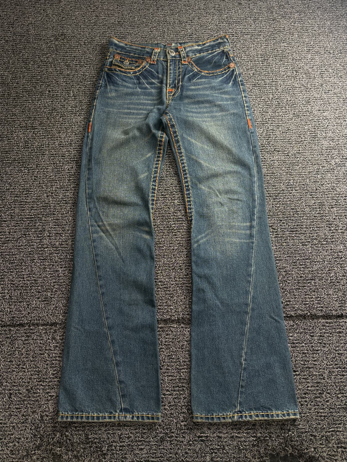 트루릴리젼 월드 투어 로건슈퍼티 자수 플레어 부츠컷 데님 팬츠 4006 상품이미지2