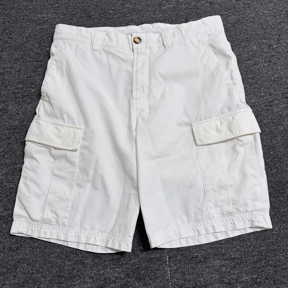 브루넬로 쿠치넬리 화이트 카고 반바지 상품이미지1