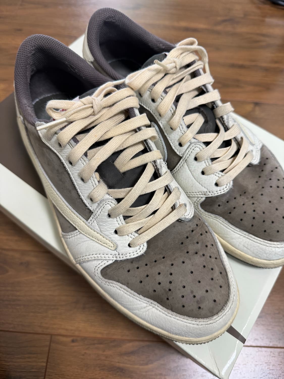 조던1 트레비스 스캇 리버스 모카 270 상품이미지2