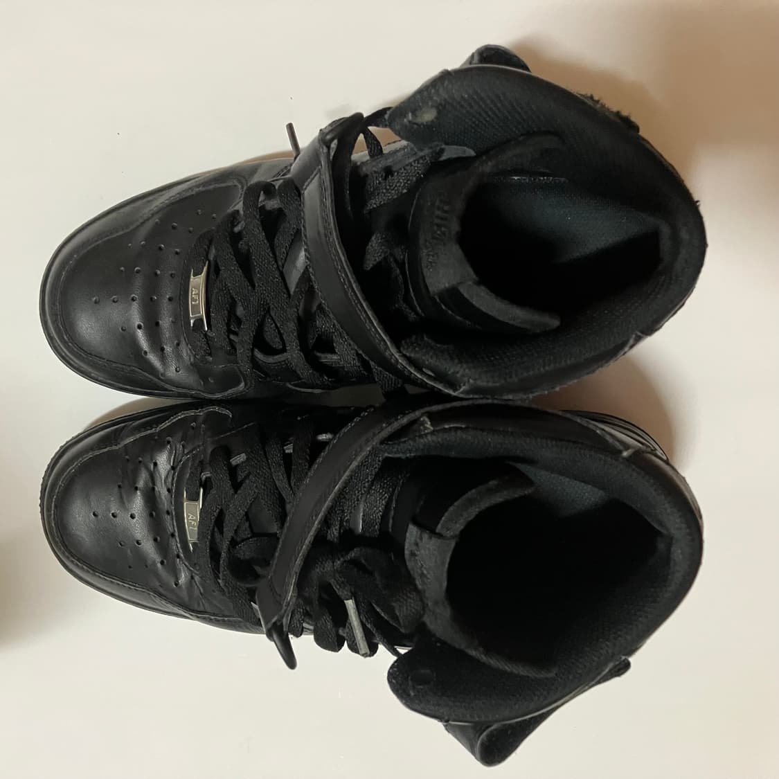 에어포스 1 미드 트리플블랙 260 상품이미지3