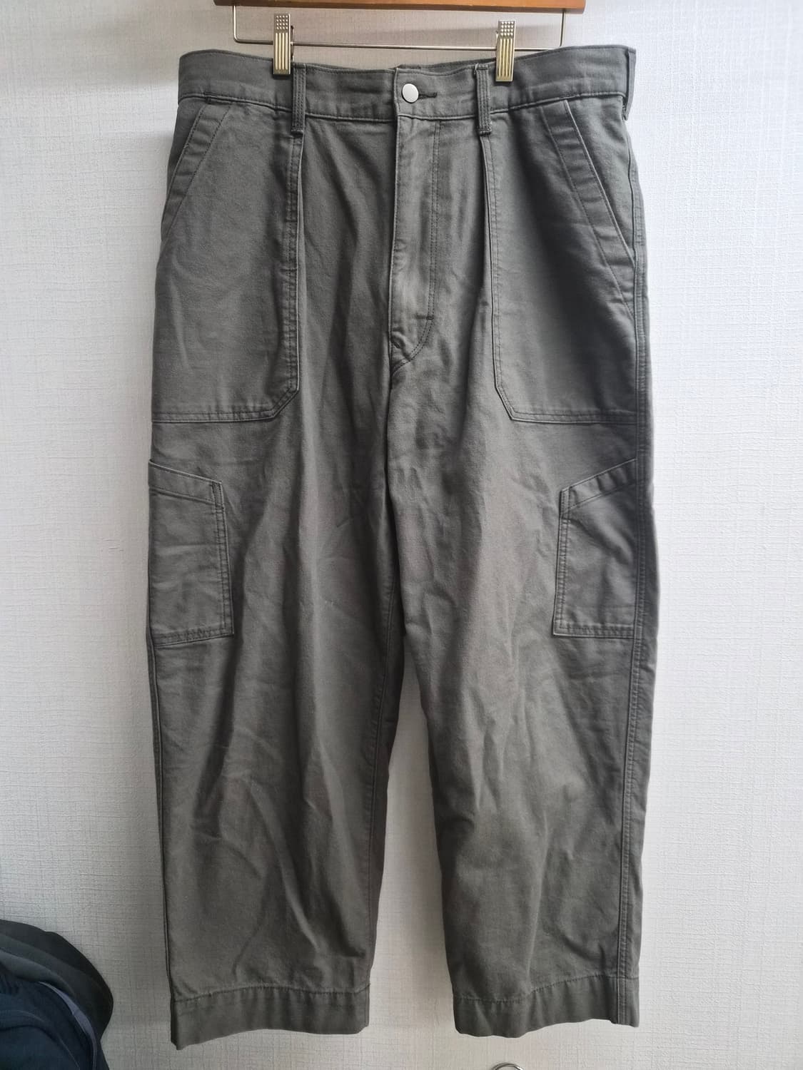 34) 유니클로 U 와이드 파라슈트 카펜터 팬츠 팝니다 상품이미지1