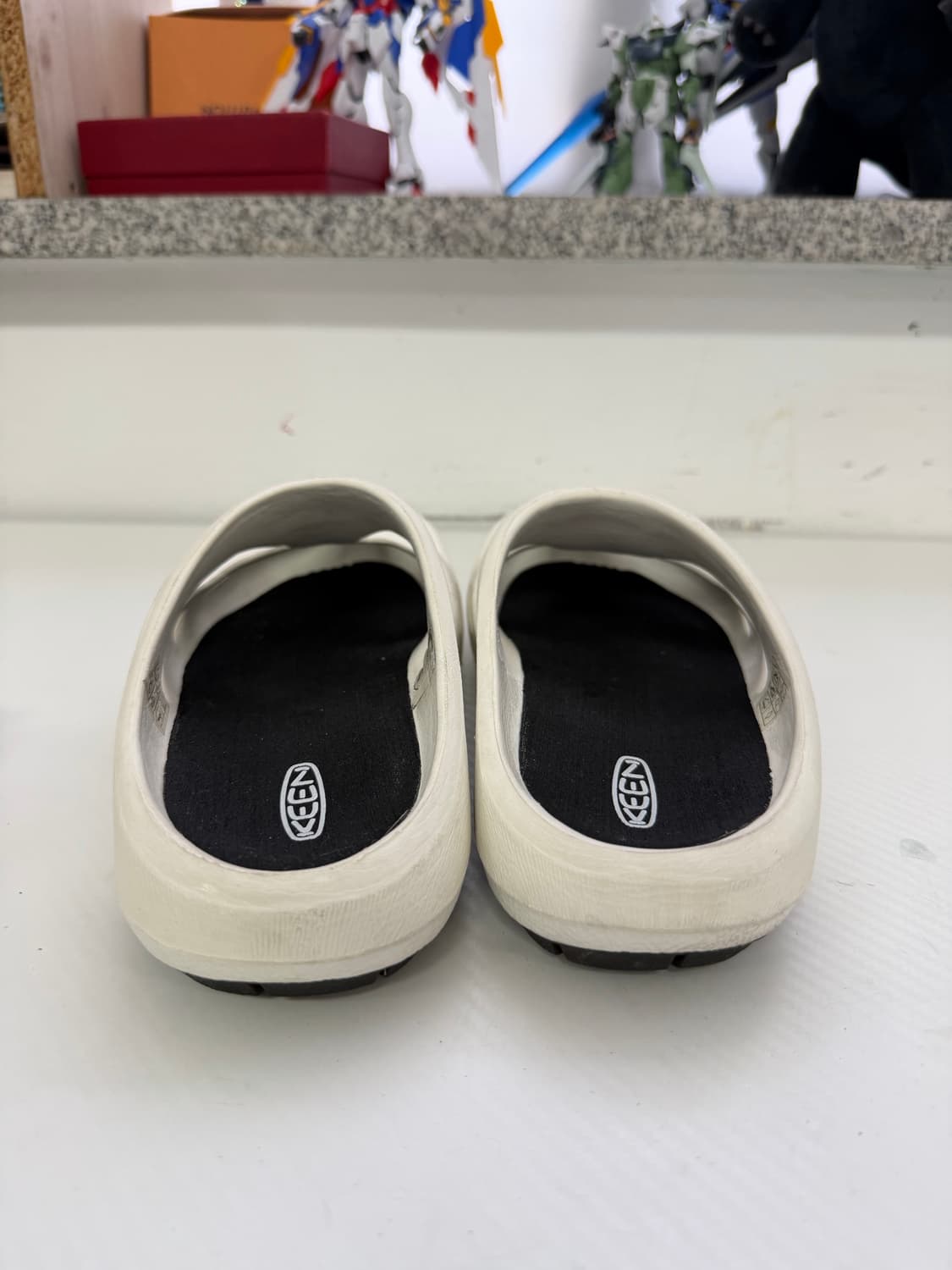 정품) KEEN 킨 샨티 슬라이드 샌들 M7-8 상품이미지5