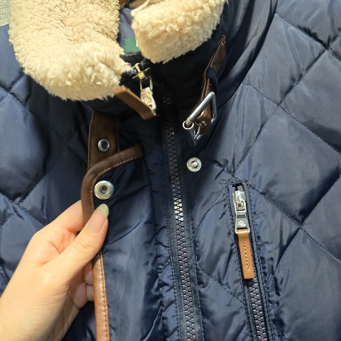 랄프로렌 레더 퀄티드 셰르파 다운 코트  상품이미지5