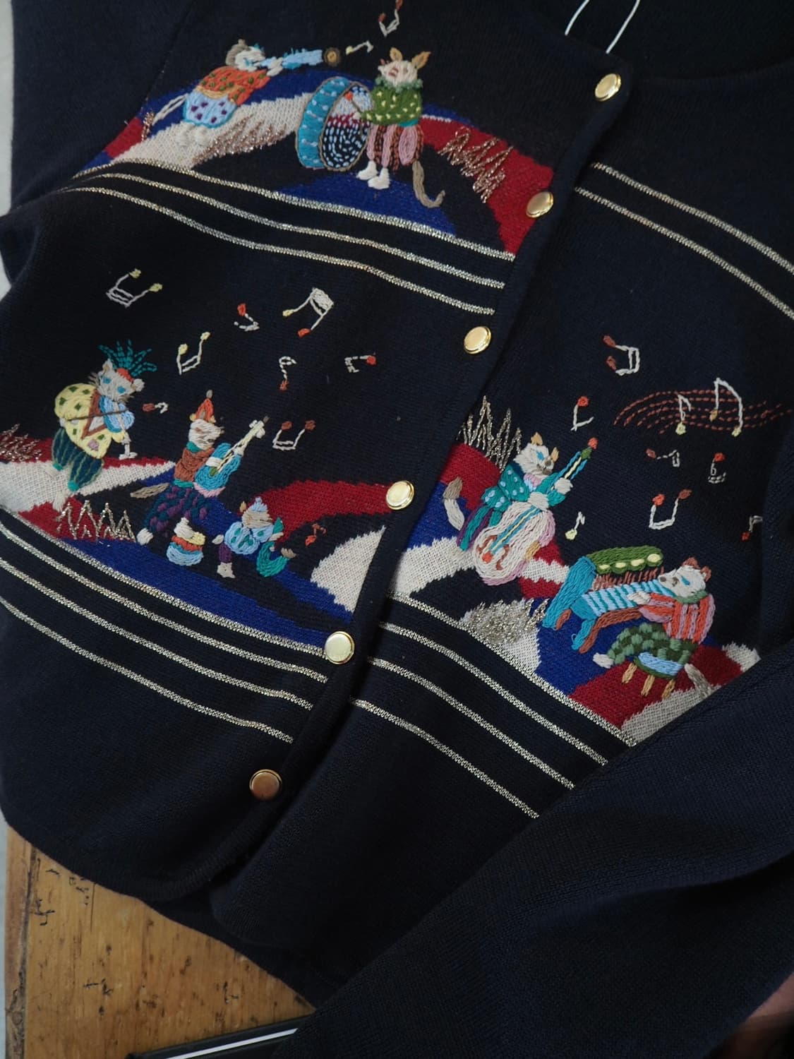 QARAN embroidery cardigan 상품이미지1