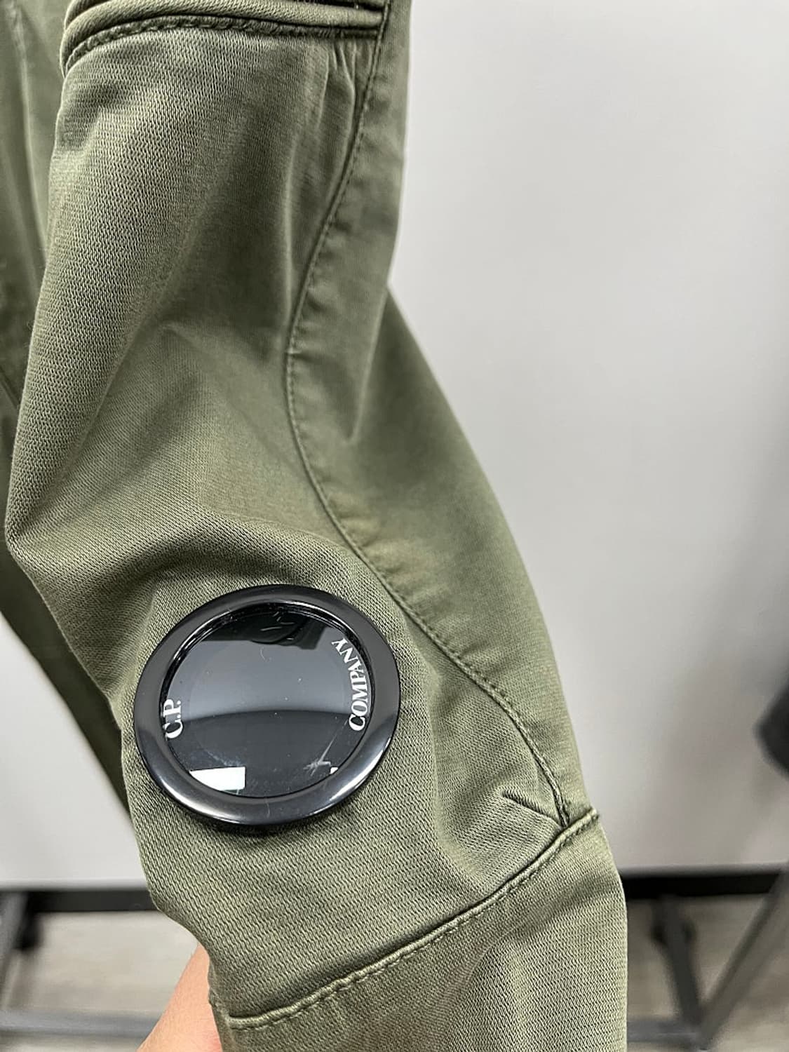 31-32) CP컴퍼니 렌즈 카키팬츠  상품이미지5