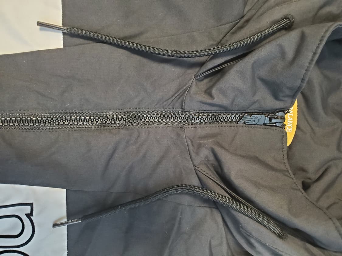 새상품급)뉴발란스 컬러블록 웜업 우븐 바람막이 자켓 사이즈95(m)

스 상품이미지6