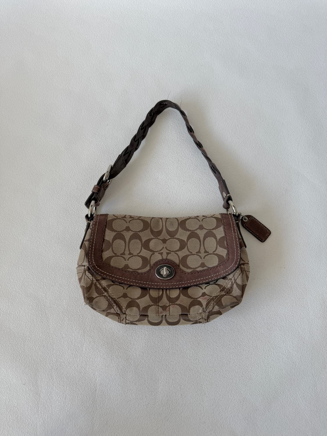 코치(COACH) 모노그램 숄더백 상품이미지1