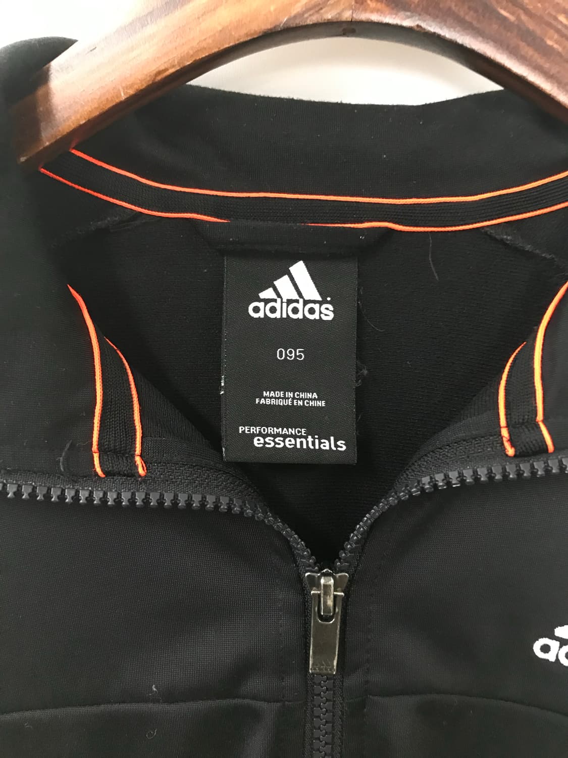 아디다스 자수로고 사이드라인 블랙 트랙탑 져지 상품이미지5