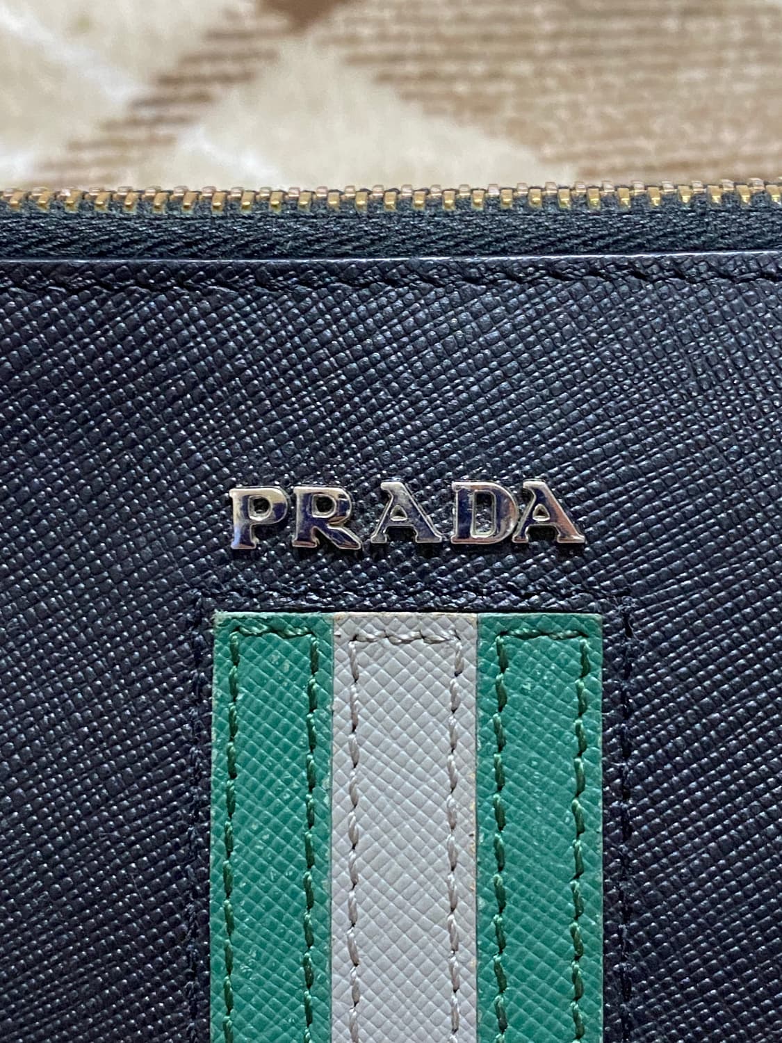 프라다 사피아노 가죽 클러치백 블랙 (정품) 상품이미지3