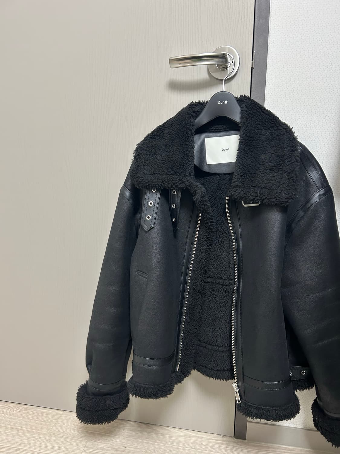 던스트 무스탕 상품이미지1