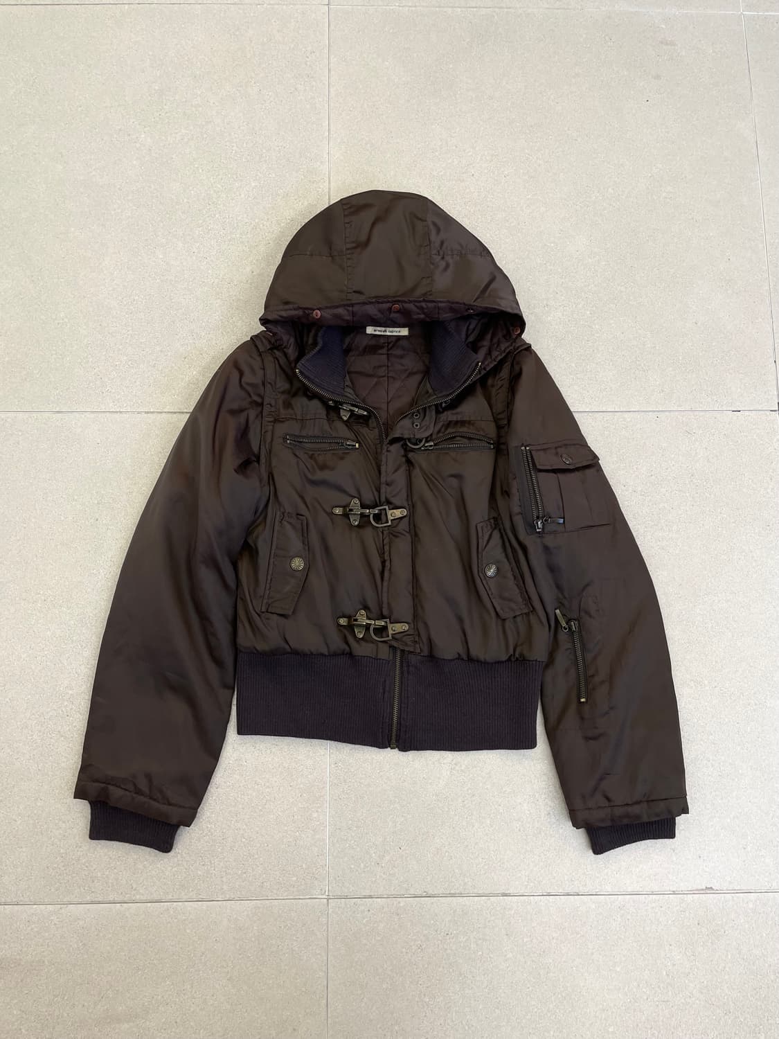 브라운 버클 디테일 패딩 상품이미지2