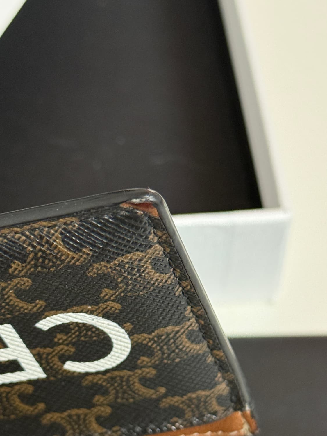 정품 셀린느 트리옹프 카드지갑 상품이미지8