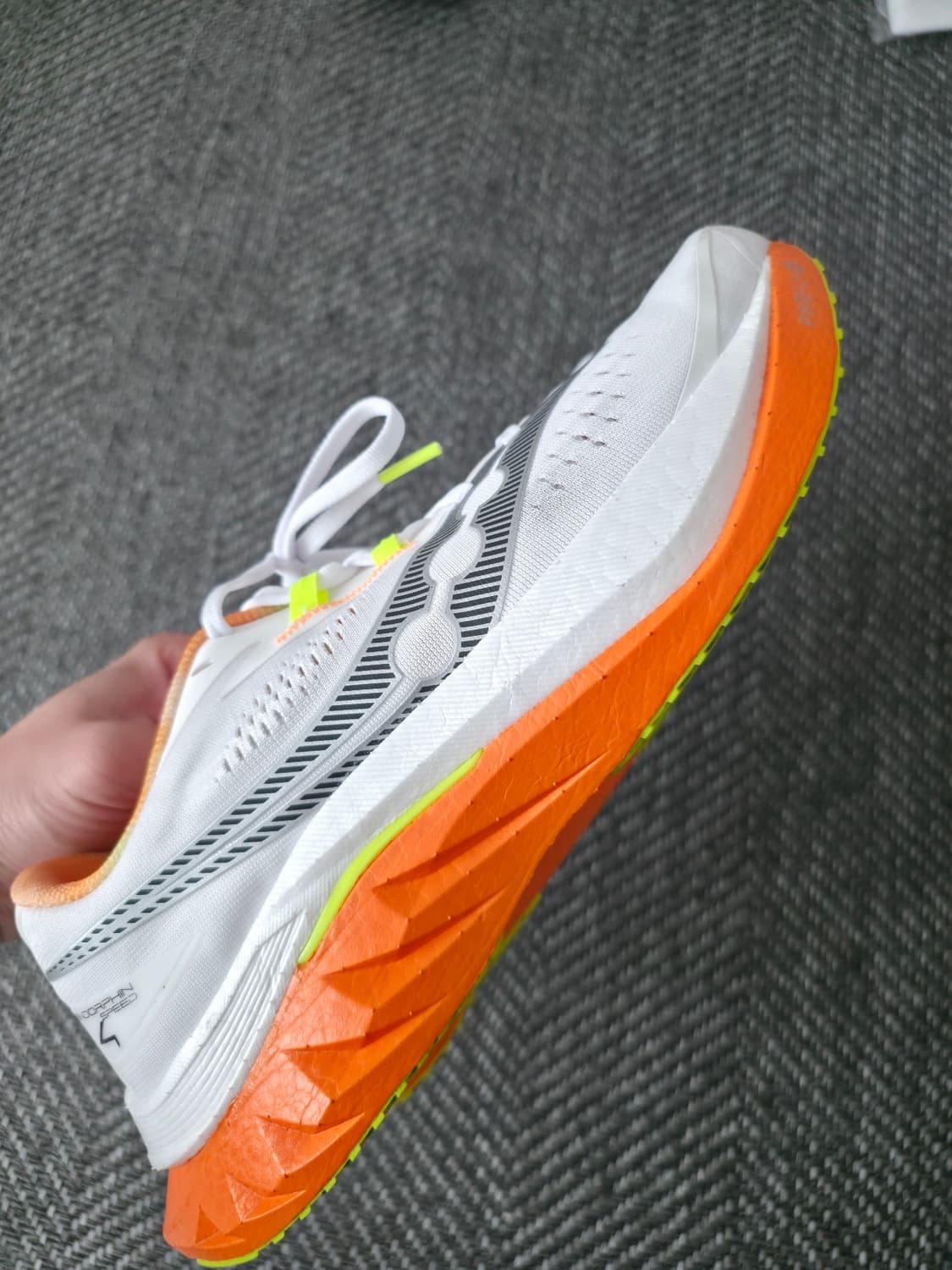 써코니 엔돌핀 스피드4 러닝화 275 상품이미지3