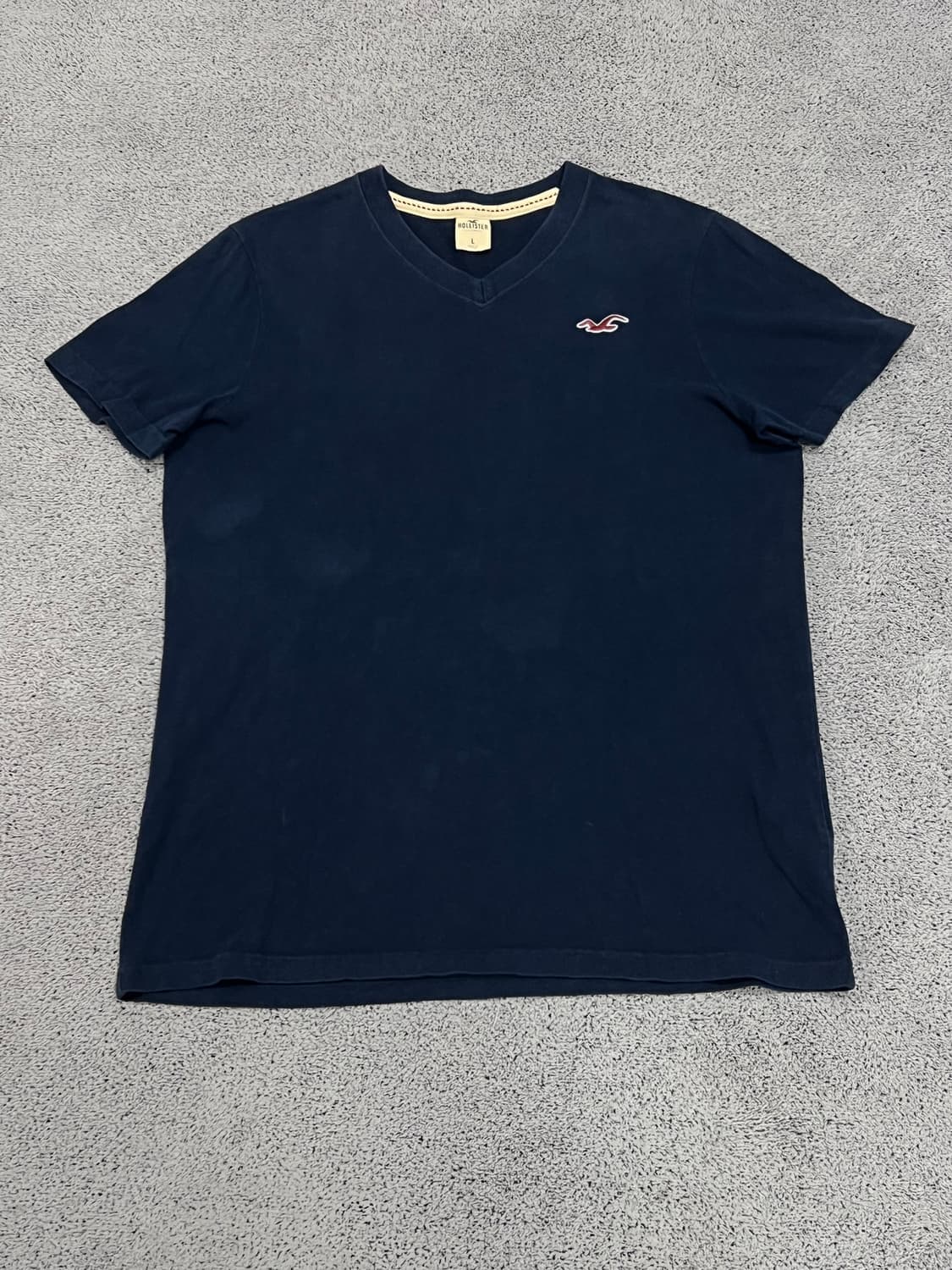 (L) 홀리스터 스몰패치 브이넥 반팔 티 네이비 상품이미지1