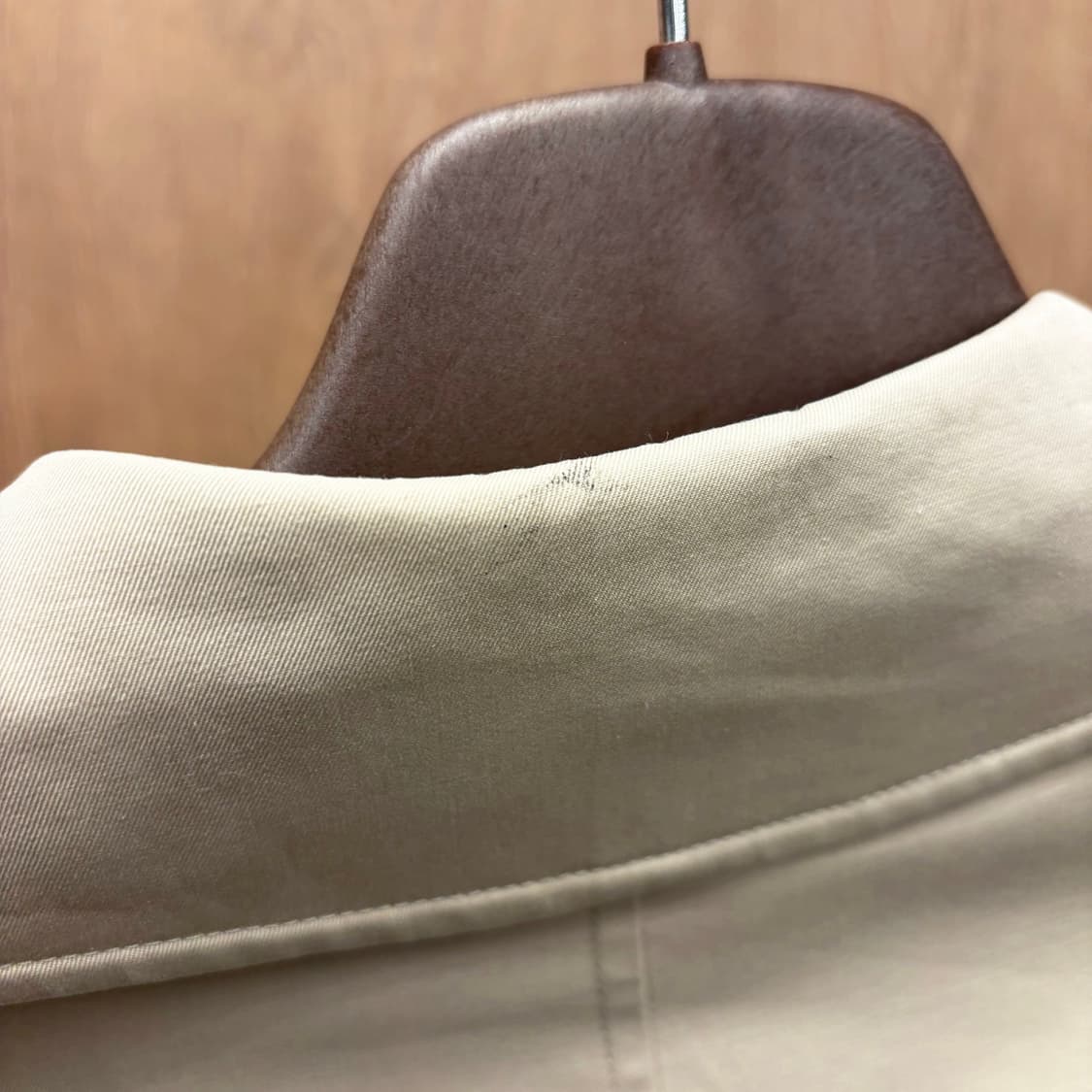 버버리 싱글 브레스티드 코트 노바 체크 안감 소매 스트랩 디테일 베이지 상품이미지9