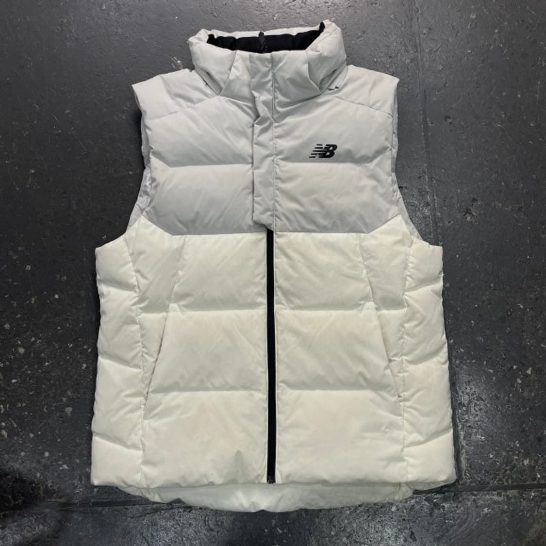 105 뉴발란스 패딩조끼 상품이미지1