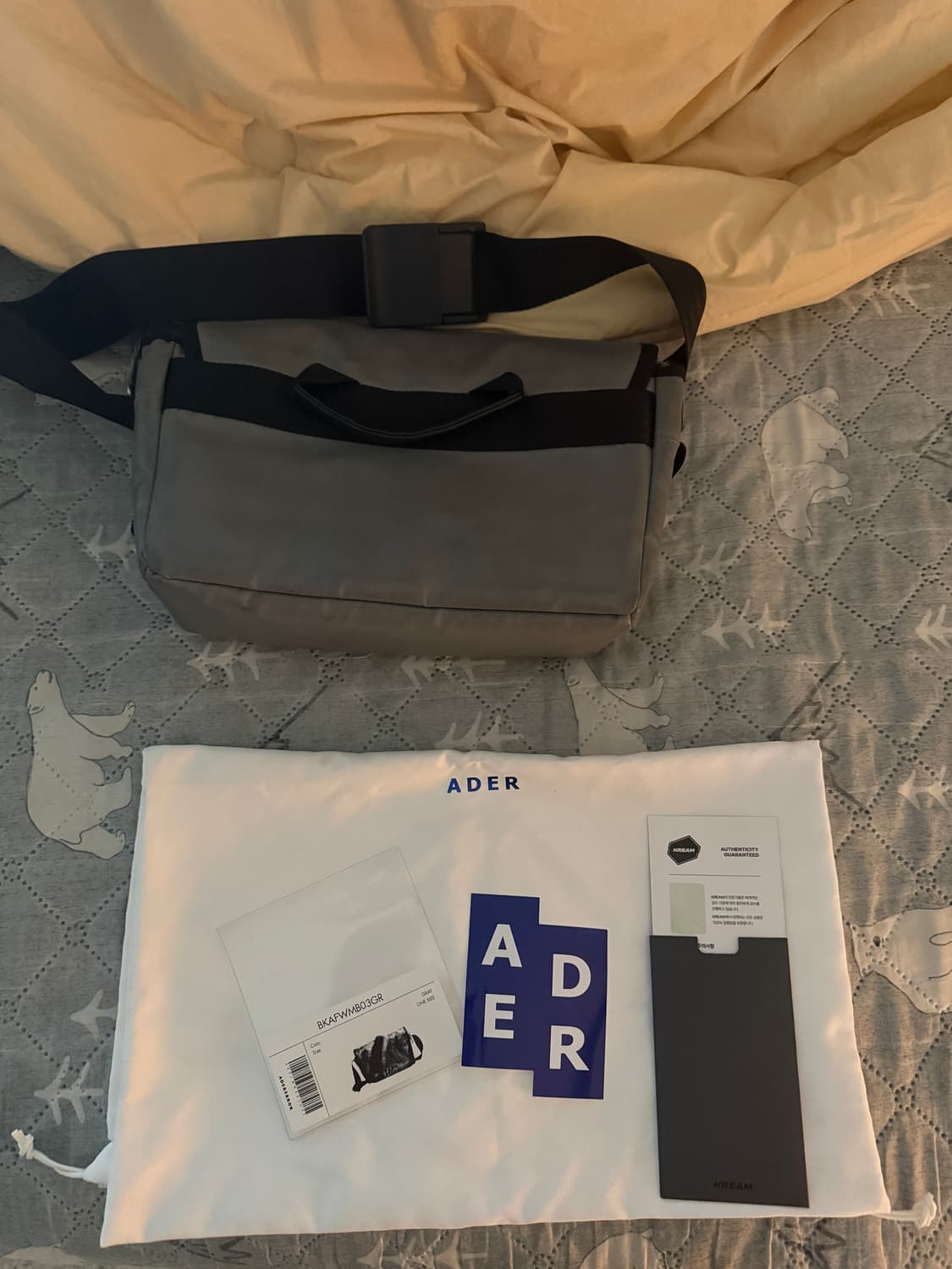 아더에러 트레이스 애드모어 크로스바디백 그레이 팔아요 상품이미지3