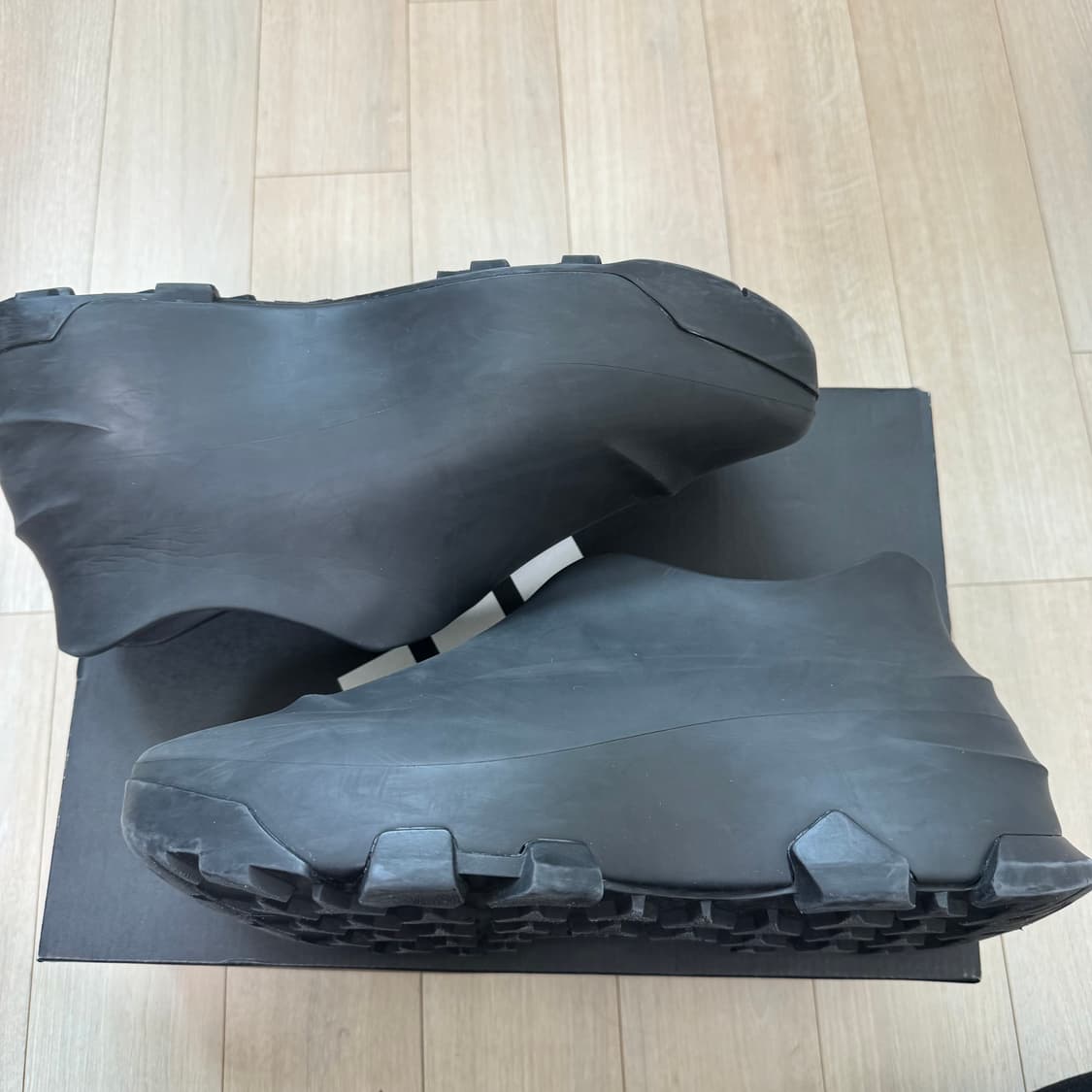 지방시 모뉴멘탈 멜로우 스니커즈 상품이미지4