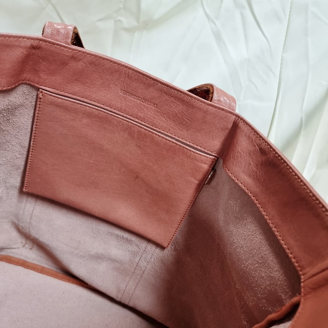 바네사브루노 스팽글 소가죽 토트백 (캔버스원단 아님)  상품이미지4