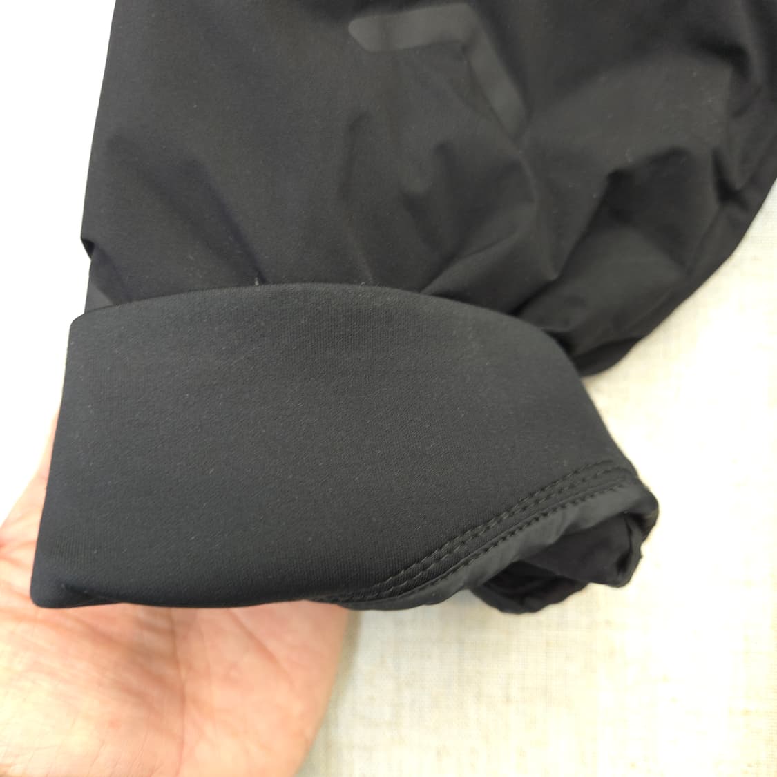 헤지스 블랙 경량 패딩 점퍼 상품이미지4