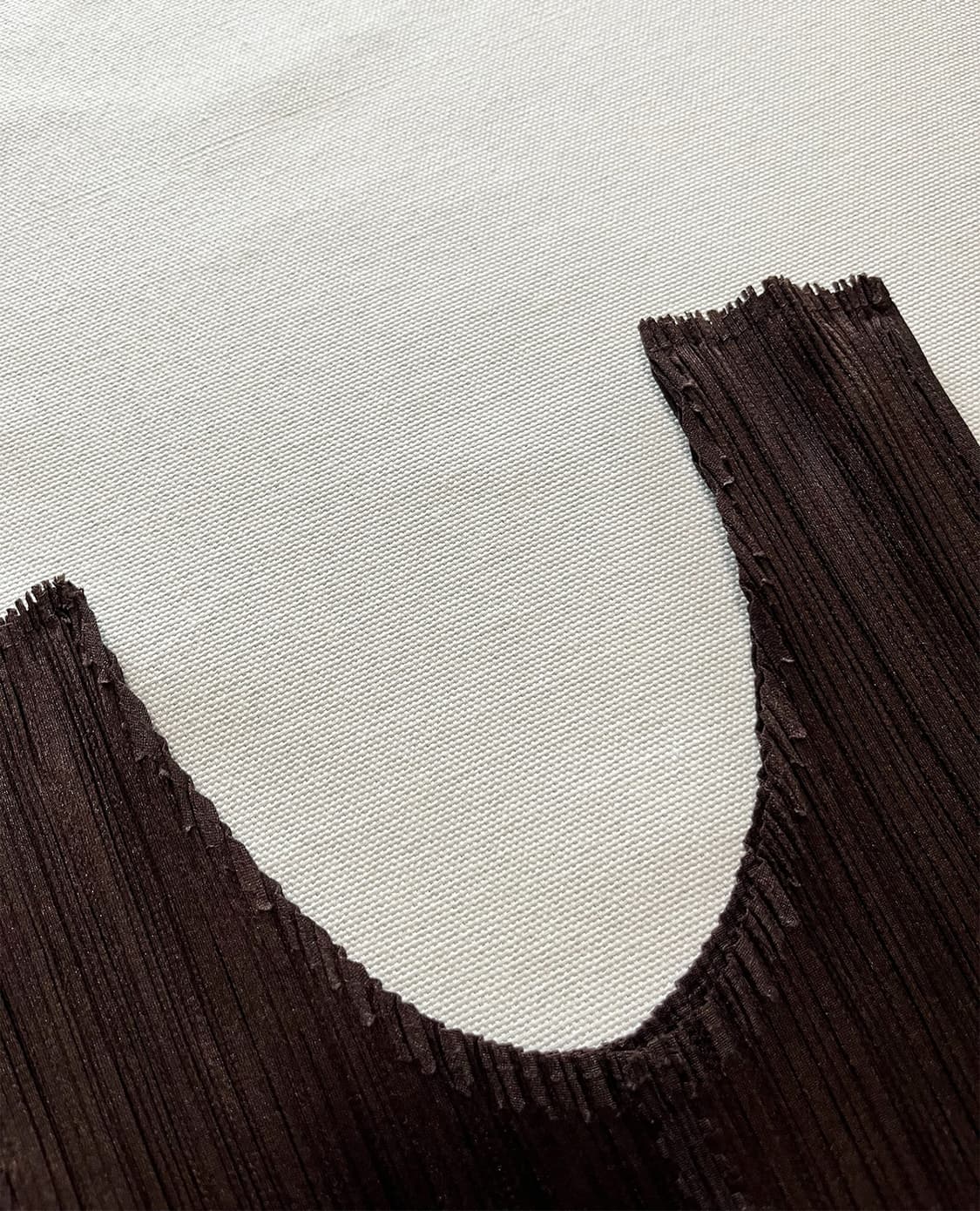 PLEATS PLEASE brown sleeveless 상품이미지3