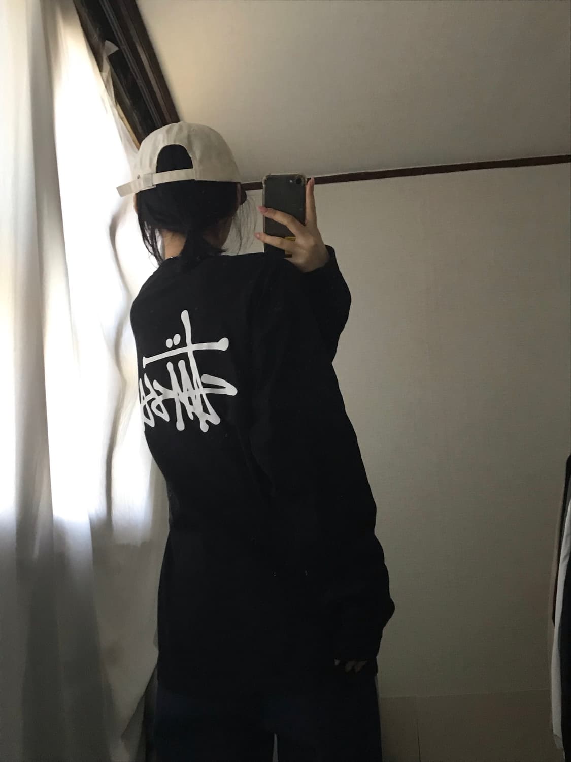 스투시 블랙 빅로고 롱슬리브 상품이미지4