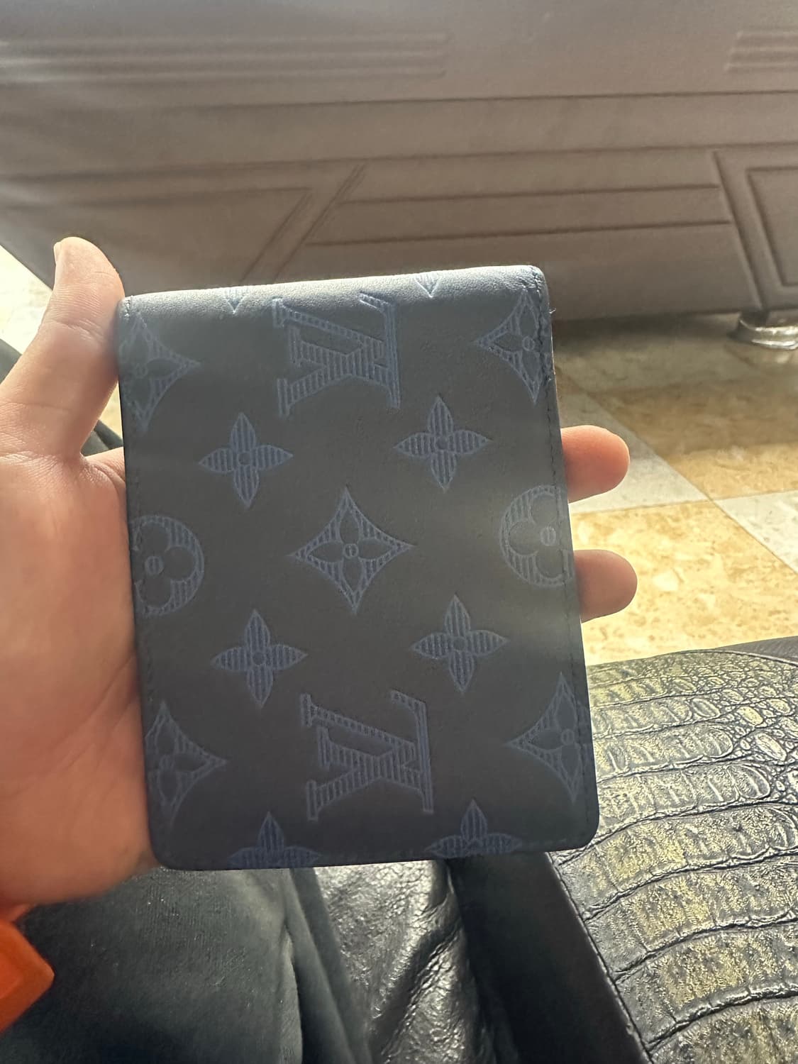 루이비통 쉐도우 반지갑 팔아용. 상품이미지2