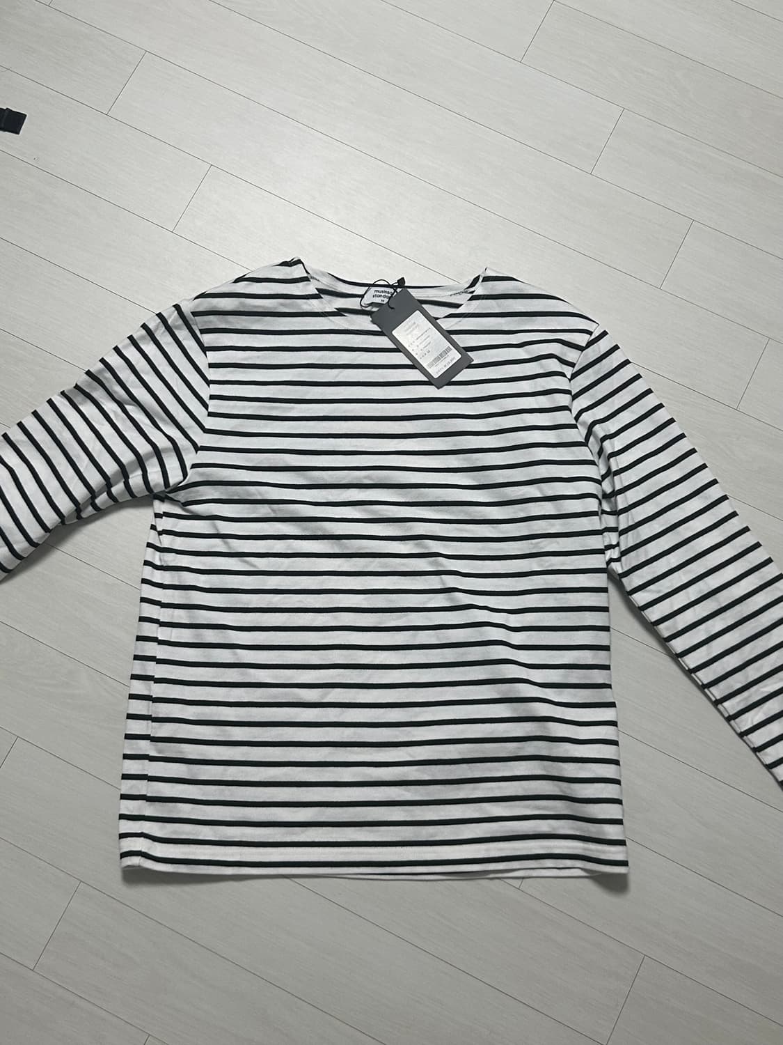 무신사 스탠다드 스트라이프 롱슬리브 상품이미지1