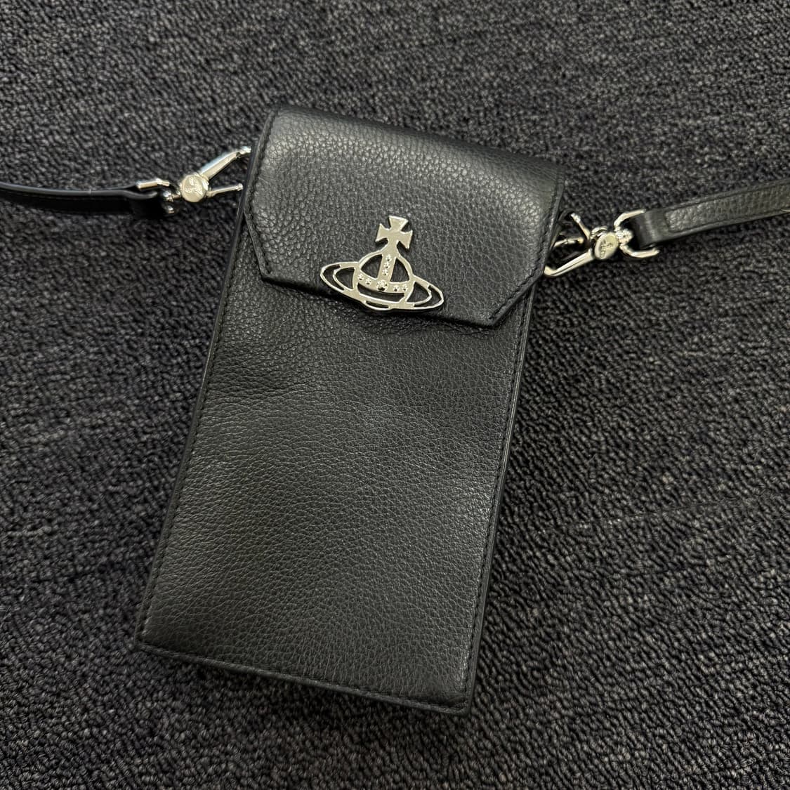 비비안웨스트우드 로고 크로스폰백 상품이미지2