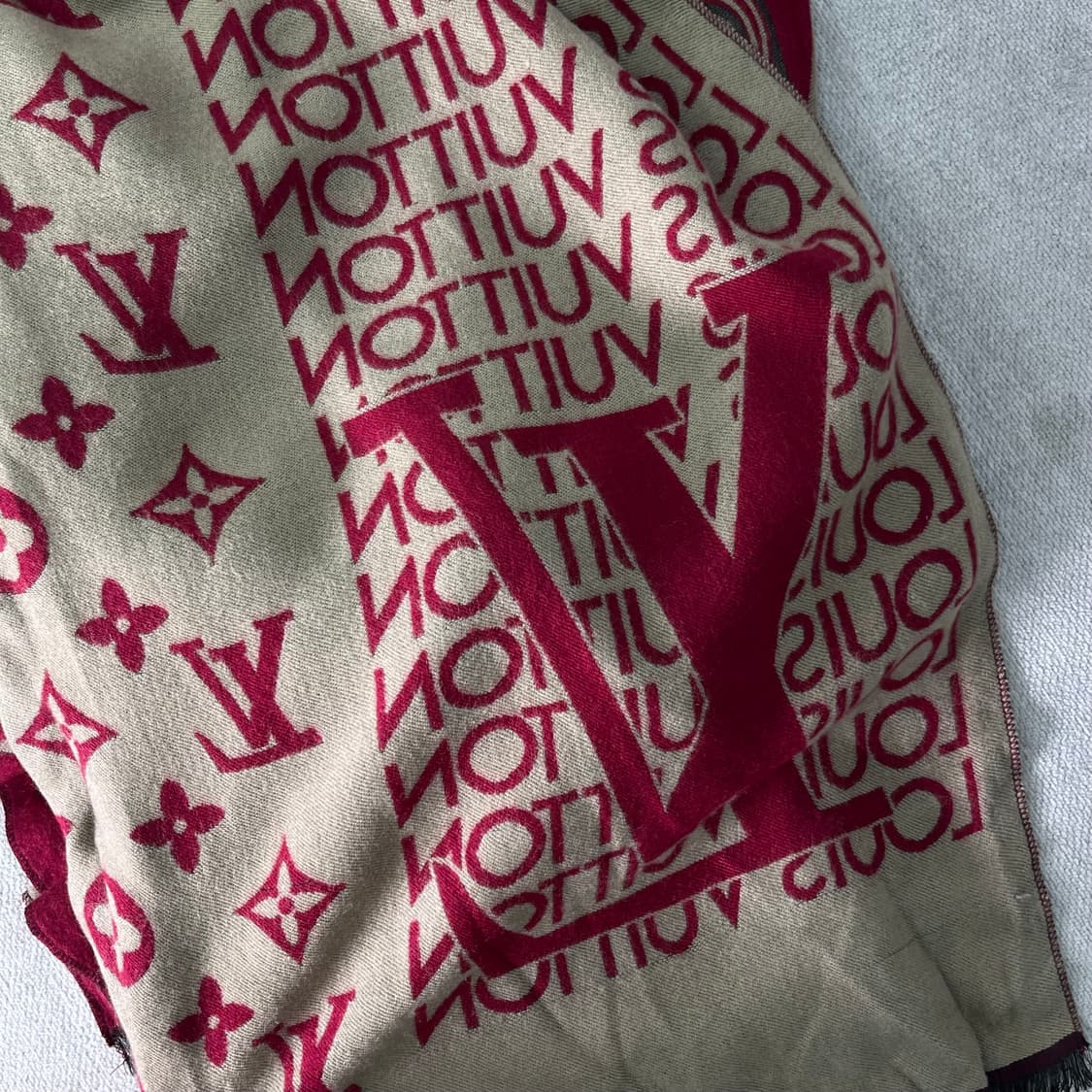 루이비통 캐시미어 모노그램 버건디 머플러  상품이미지4