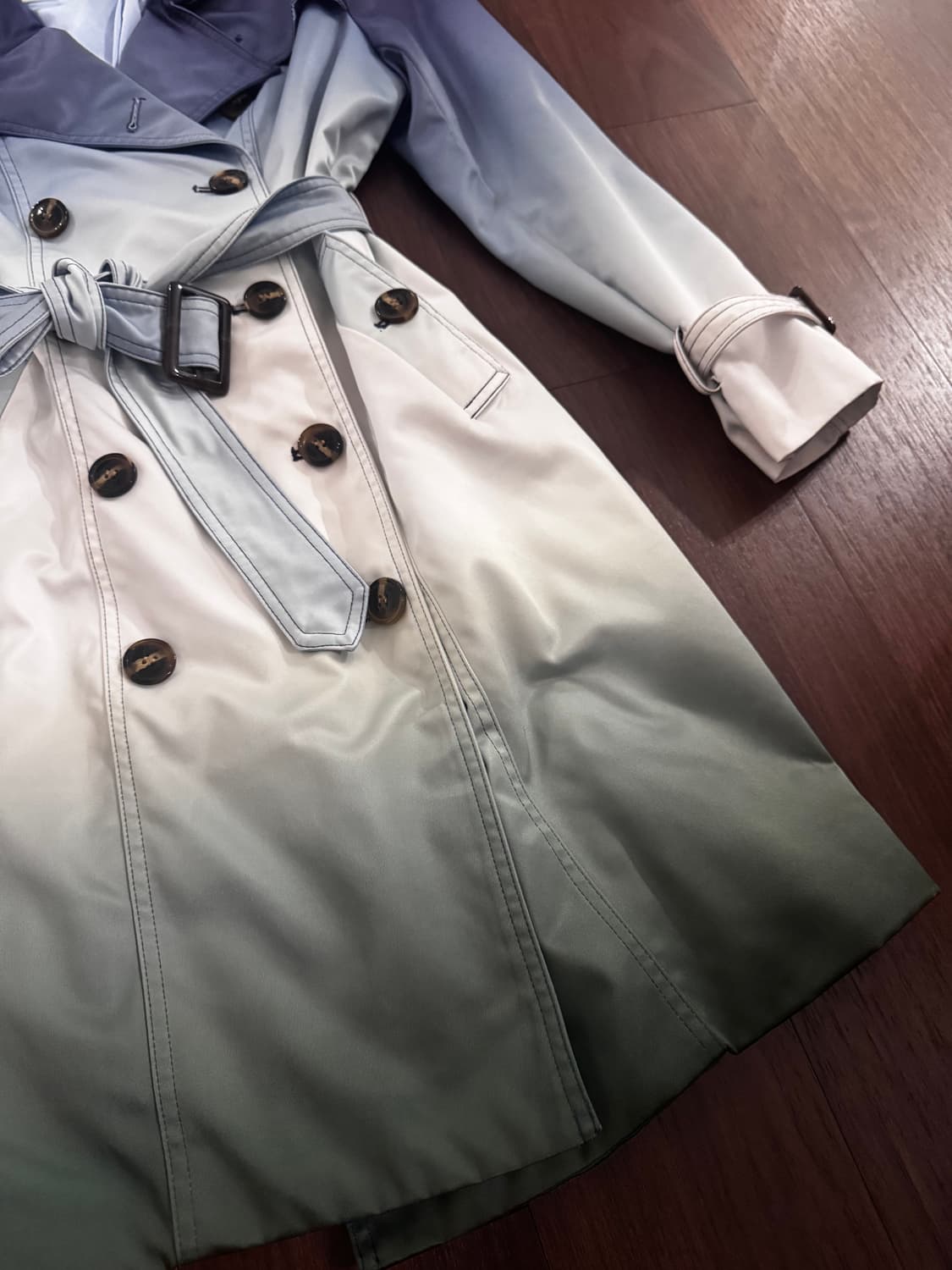 버버리 그라데이션 트렌치코트 상품이미지5