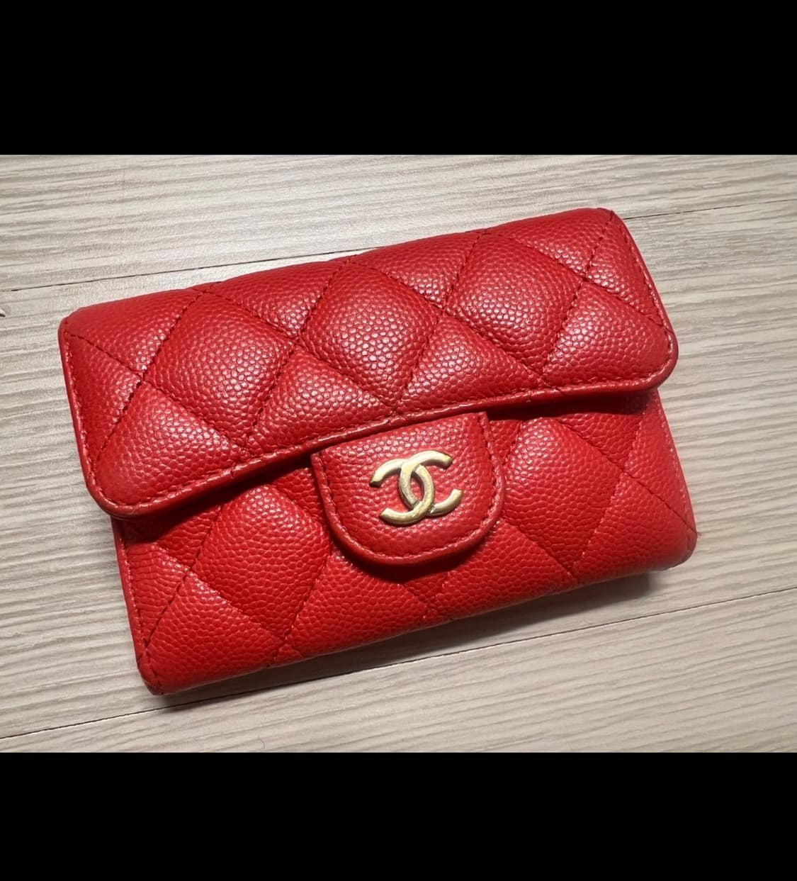 샤넬 클래식 카드지갑 캐비어 레드 금장 상품이미지2
