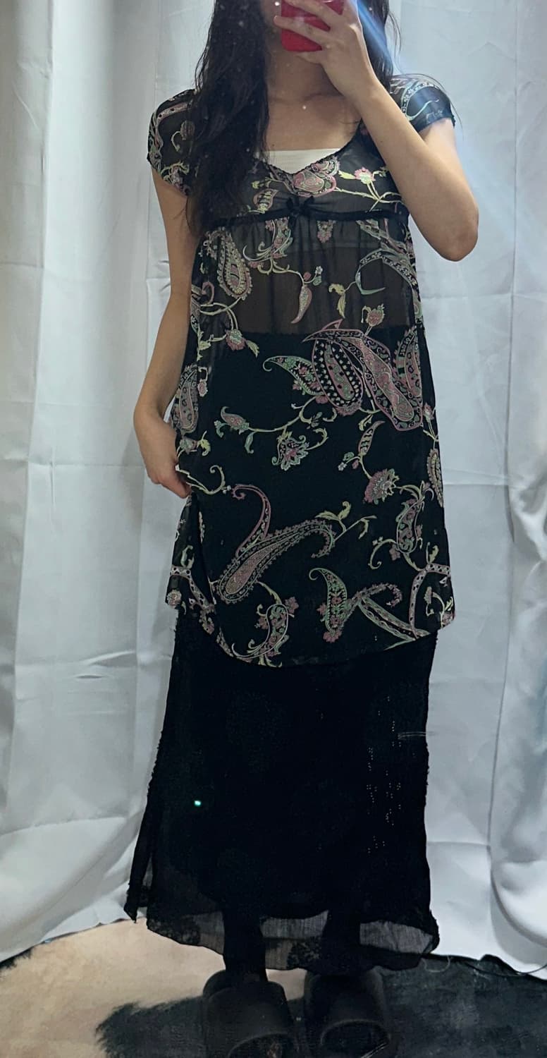 시스루 페이즐리 패턴 블라우스 오리엔탈 블랙 스커트  코디 상품이미지1