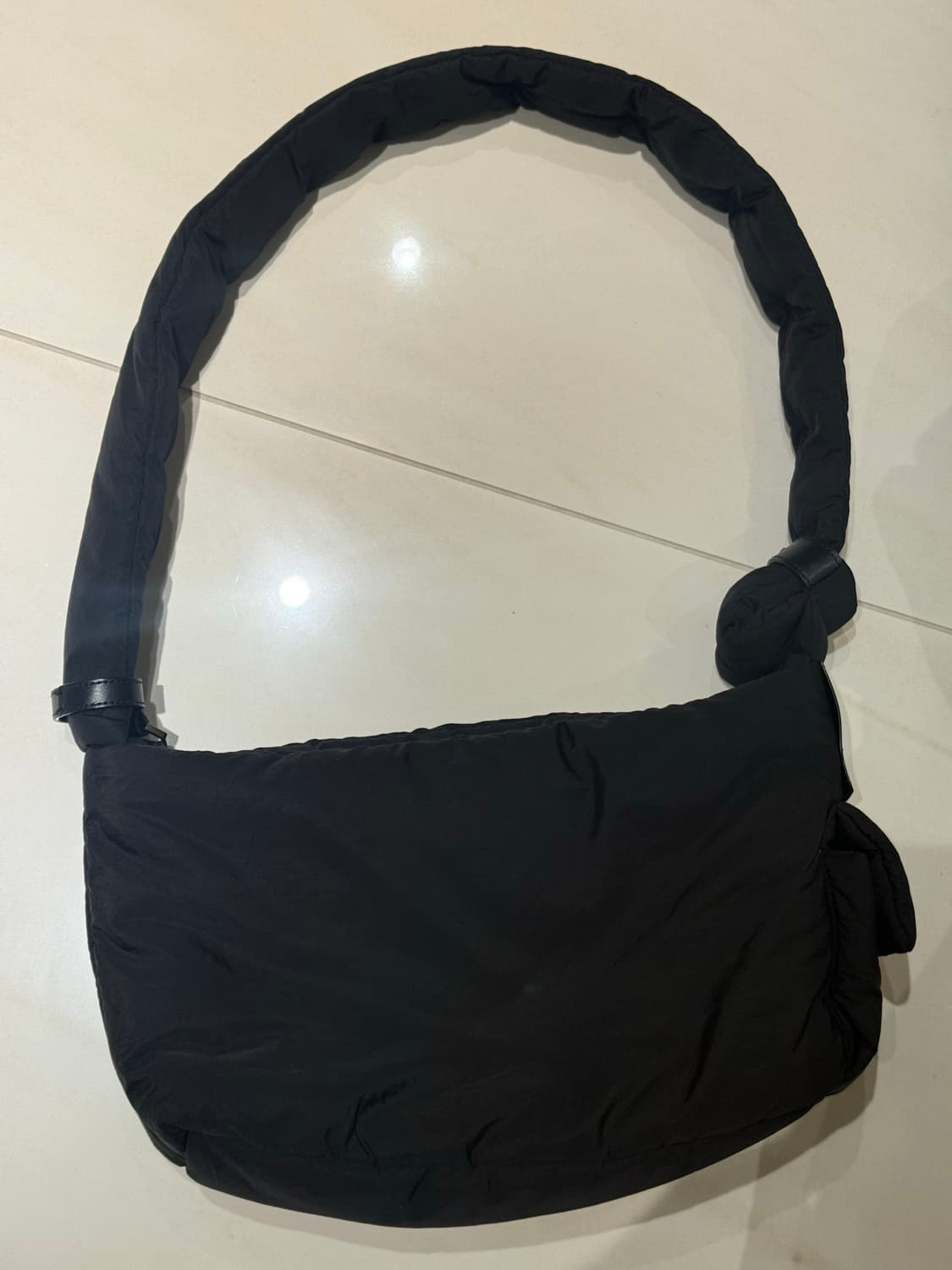 솔리드옴므 패디드 메신저백  상품이미지3