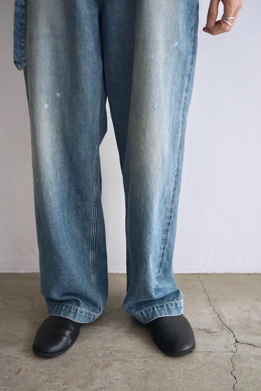 Yoko Sakamoto 요코 사카모토- 벨티드 트라우저 페이드 인디고 상품이미지10