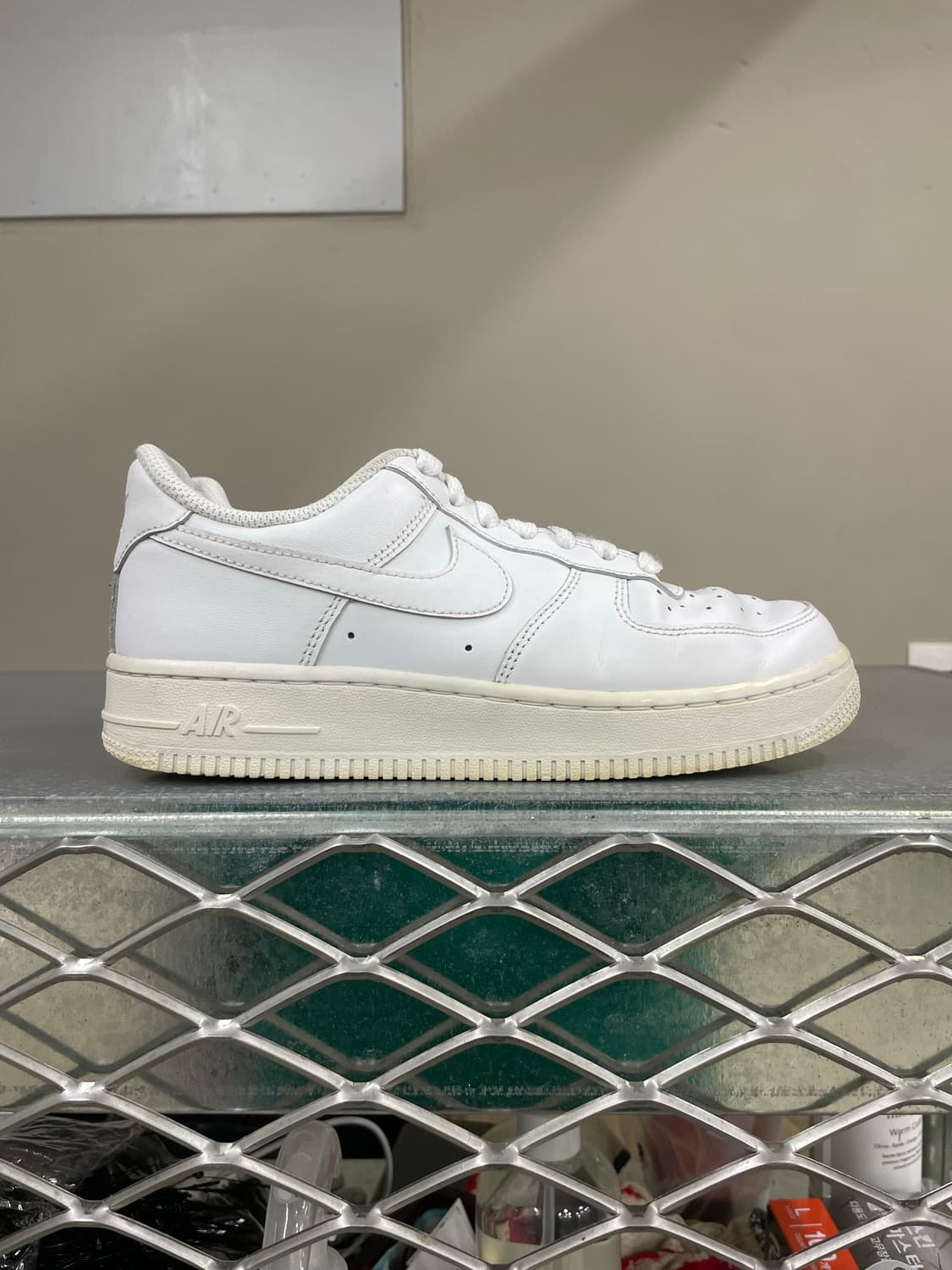 나이키 에어포스 1 로우 화이트 240 상품이미지4