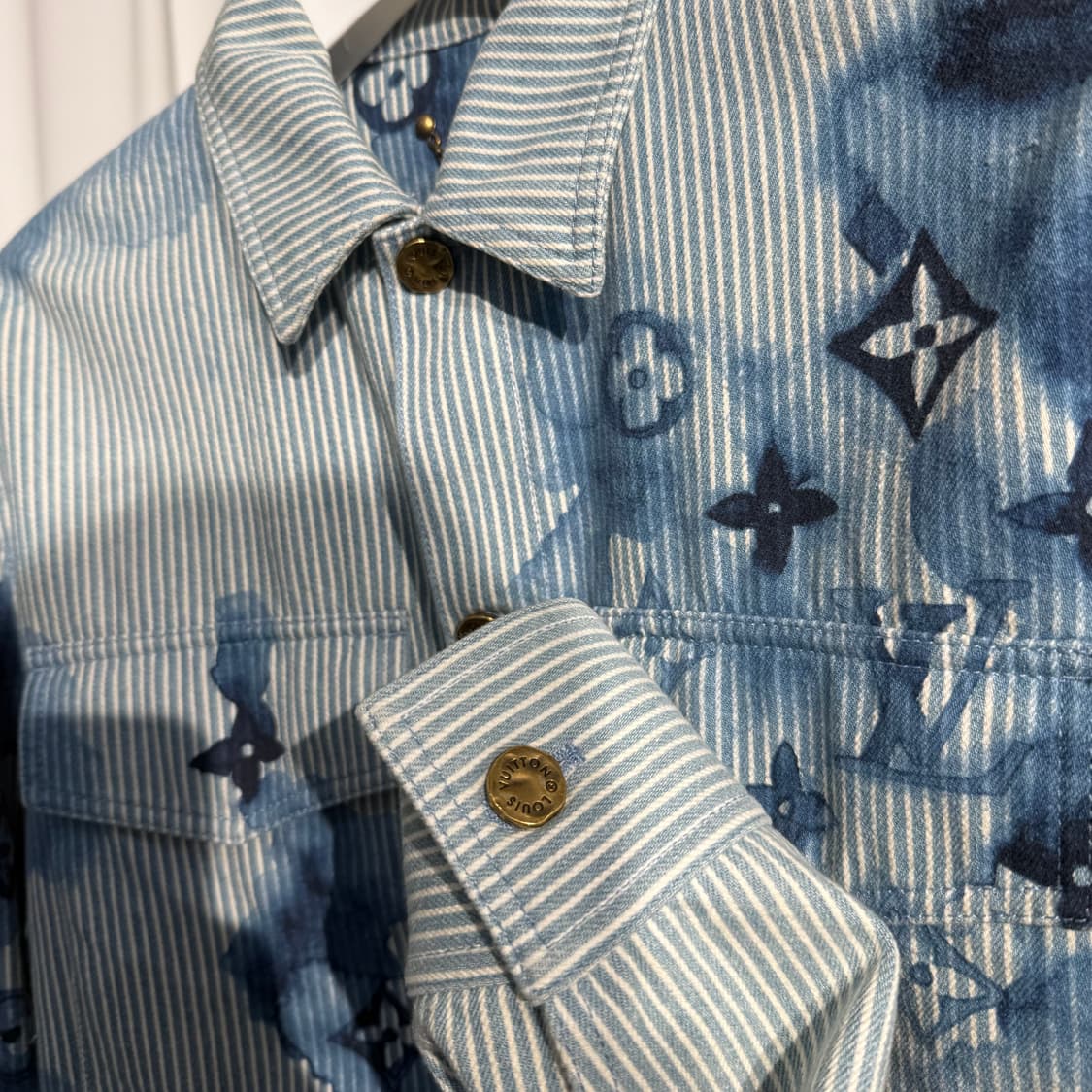 (105) 루이비통 모노그램 워터컬러 워크웨어 데님 자켓 상품이미지5