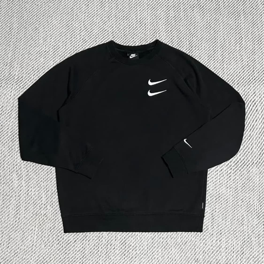 [L] Nike 나이키 더블스우시 라운드 맨투맨 상품이미지1