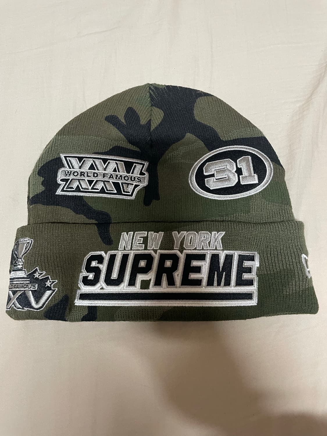 슈프림 뉴에라 풋볼 비니 우드랜드 카모 - 25FW 상품이미지1