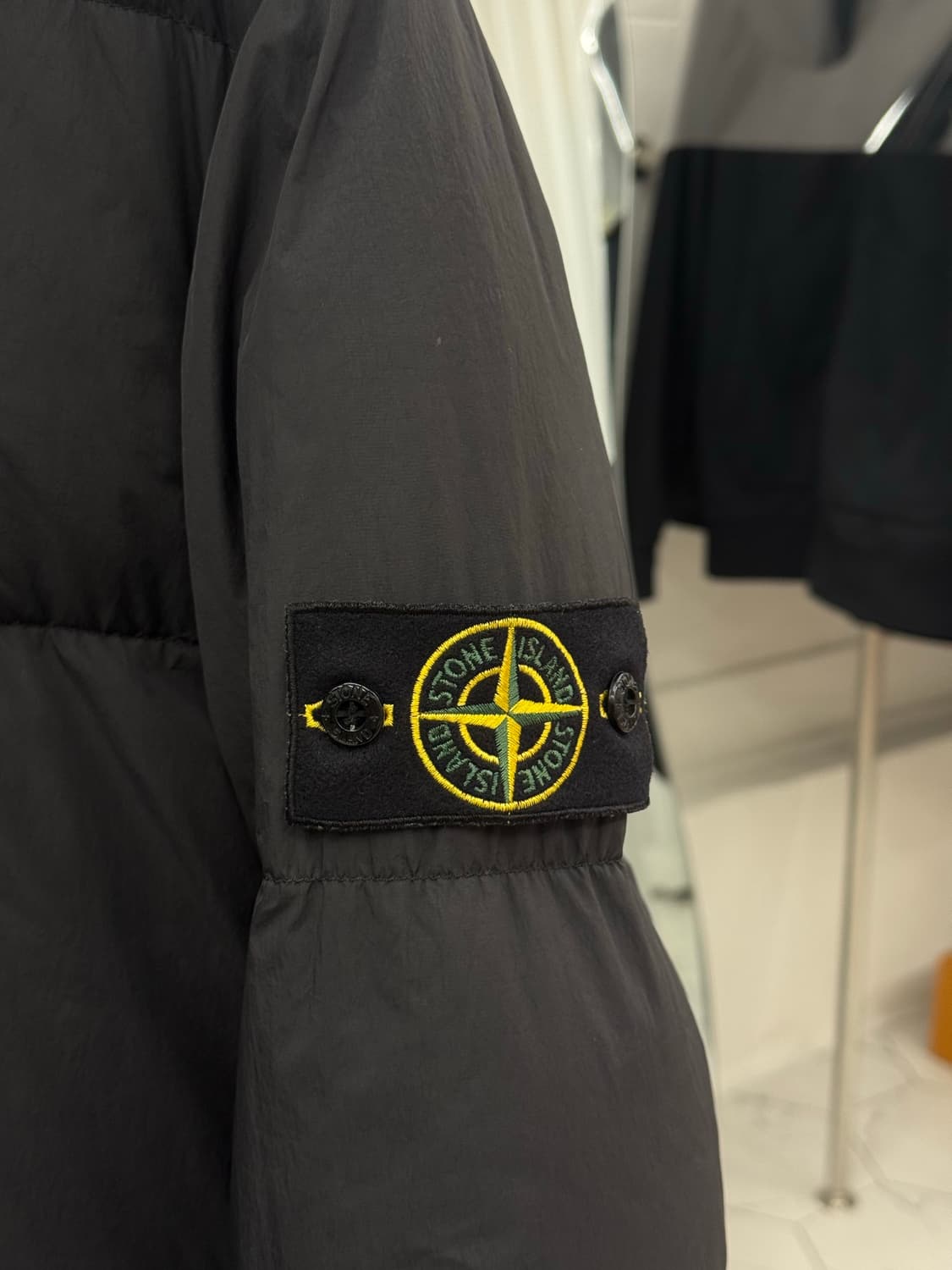 [L] 스톤아일랜드 크링클랩스 후드 롱패딩 상품이미지3